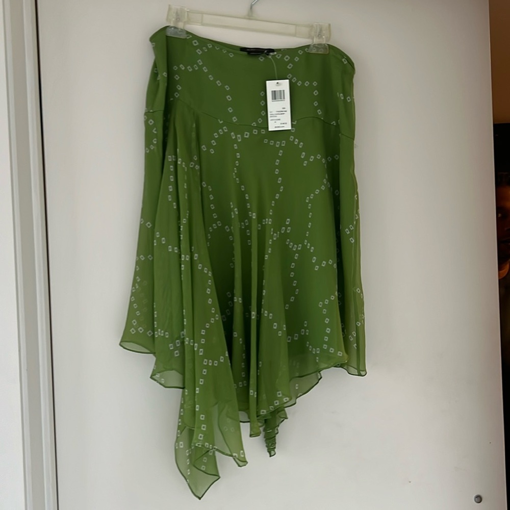 bcbgMaxAzria green chiffon skirt, size Medium, new with tags